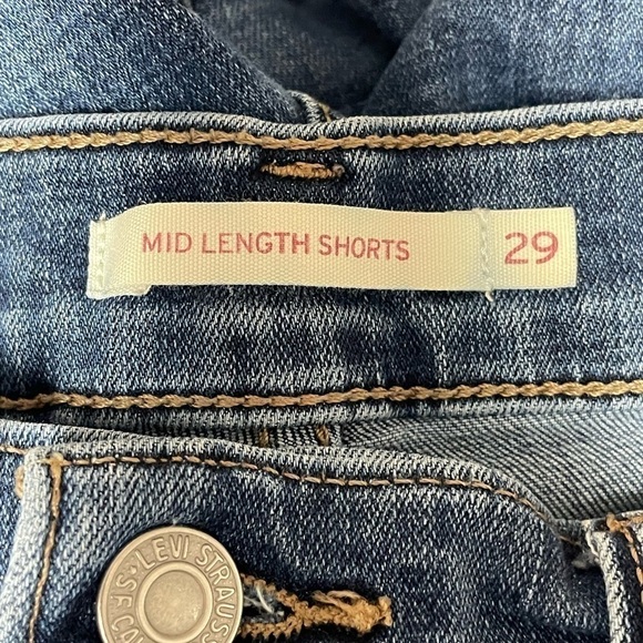 levi's Mid Length Rolled Cuff Denim Shorts, 5 Pocket, Medium Wash, 29 - Picture 3 of 8